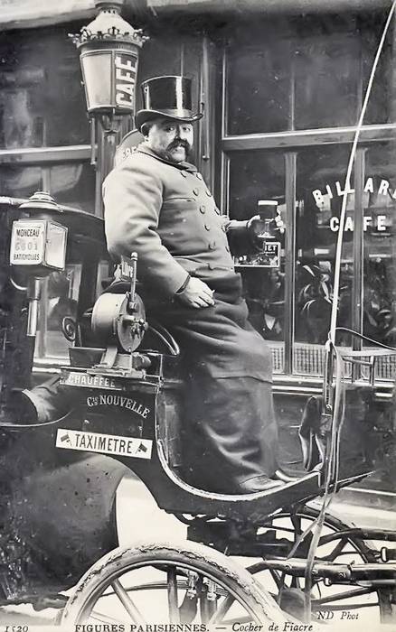 Колоритный кучер гужевого «таксиметра» – фиакра, принадлежавшего La Compagnie Parisienne de Voitures l’Urbaine (Urbain Taximètre), 1904 г.