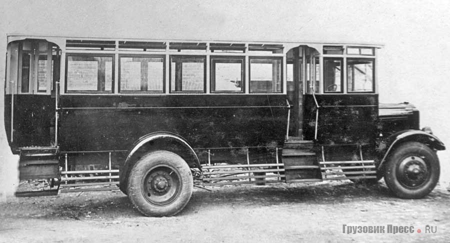 Московский автобус на шасси Я-6 с кузовом Авторемонтного кузовного завода «Мостранс». 1930 г.