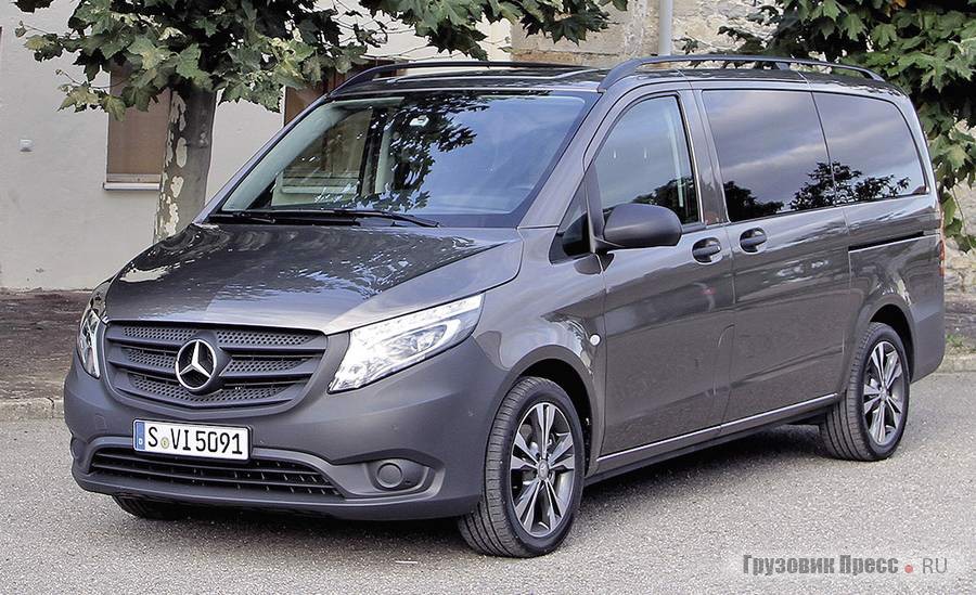 Микроавтобус Vito Tourer PRO 119 BlueTEC, он на два сантиметра ниже своих собратьев и поэтому кажется длиннее