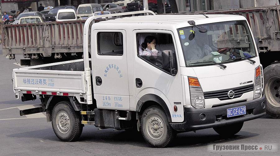 Новая серия Nissan Cabstar NT400 с двойной кабиной, произведённая в Китае