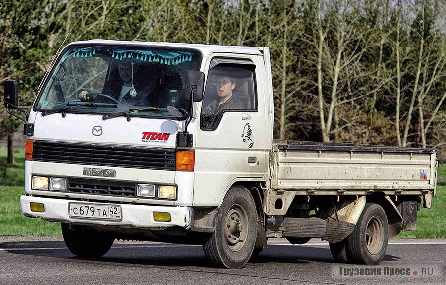 В префектурах ещё попадаются Mazda Titan III поколения (1989–2000 гг.)