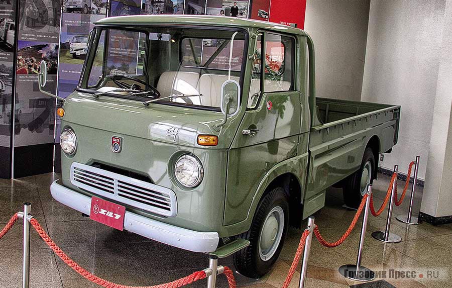 Первый Isuzu Elf TL151 1959 года имел 1,5-литровый двигатель мощностью 60 л.с.