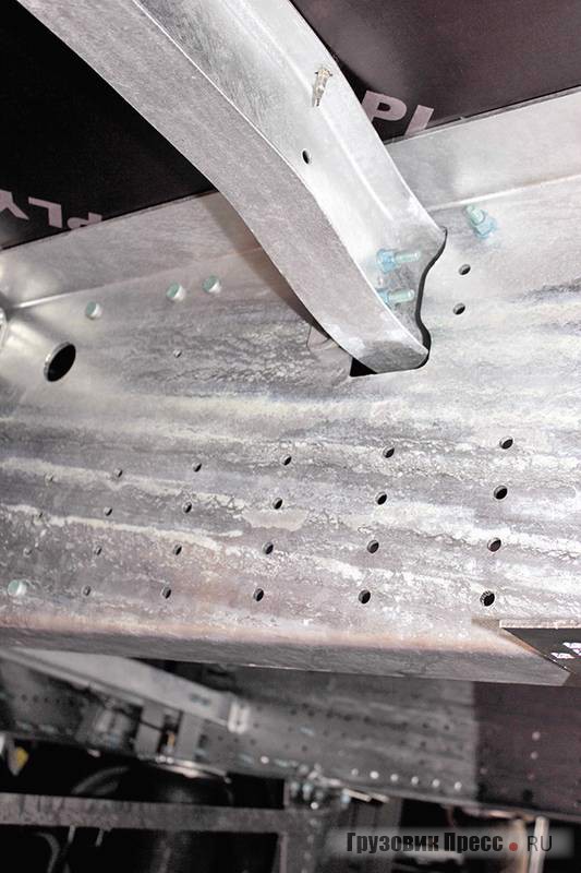 Новая форма и холоднокатаная технология производства лонжеронов позволяют увеличить прочность конструкции без увеличения массы