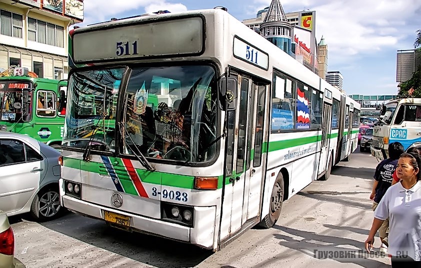 Сочленённые автобусы Mercedes-Benz O405, выпускавшиеся на заводе Thonburi Bus Body, в Бангкоке уступают по своему количеству азиатским маркам