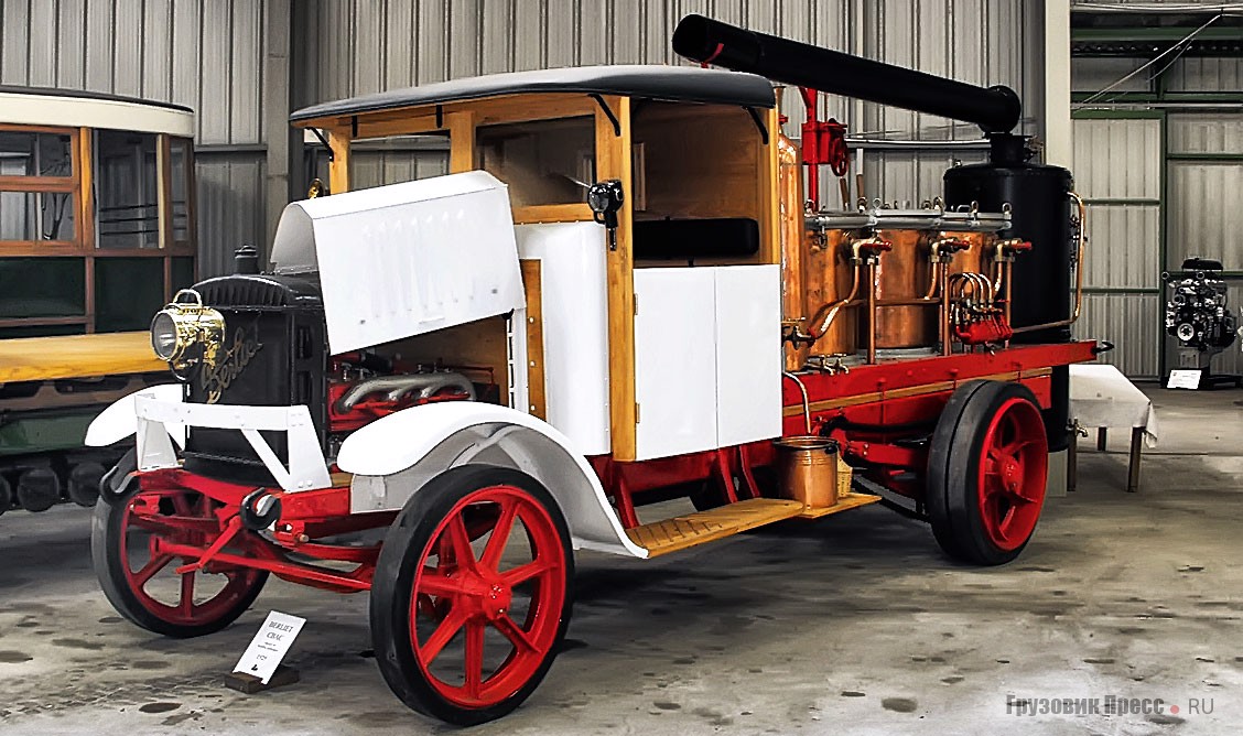 В 1920-е и 1930-е годы модель [b]Berliet CBA9 (1920 г.)[/b] была самой массовой и продержалась в серии до 1932 г. Эти автомобили выпускали как с бензиновыми двигателями, так и с газогенераторными установками. На раму монтировали бортовые и фургонные кузова, пожарный насос для подачи воды в местах тушения возгораний и пожаров, другие надстройки