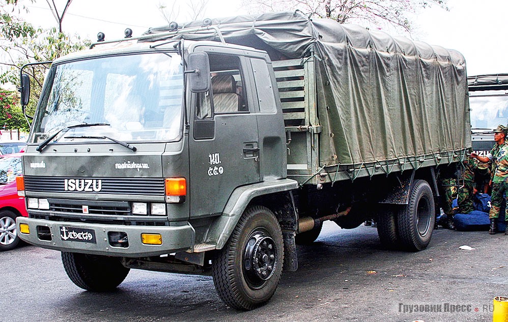 Isuzu NKR морской пехоты королевства Таиланд на базе Лампунг. Март 2009 г. (Ian Fuller)