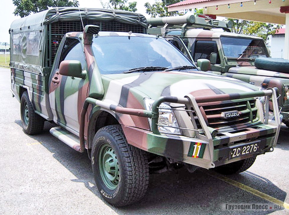 Isuzu D-Max Trop Carier серии RC (I поколения) сухопутных войск вооружённых сил Малайзии (Land Malphi)