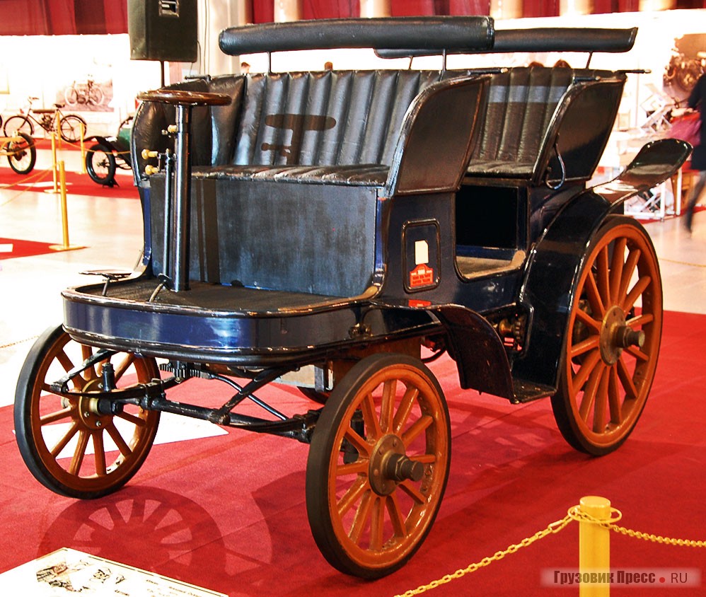 Stoewer Der grosse Motorwagen (1899 г., Политехнический музей). Автомобиль Stoewer № 1, выпущенный в немецком Штеттине (ныне польский Щецин), сейчас является единственным уцелевшим в мире