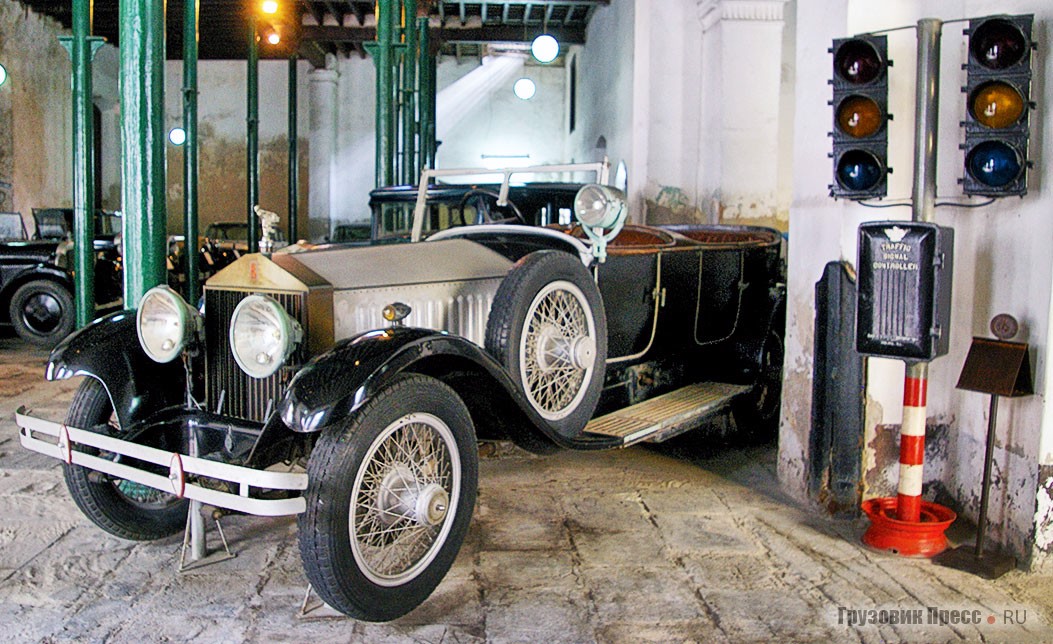 В музее можно обнаружить не только [b]Rolls-Royce Silver Ghost[/b] начала 1920-х, но и светофоры 1950-х с распределительным щитом иллинойской фирмы Eagle Signal Corp.