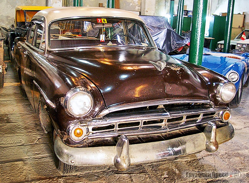 [b]Dodge Regent Sedan[/b] 1953 г. почти все служили в такси, где они продолжают работать до сих пор!