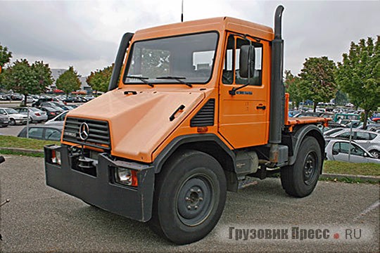 Модель U90 Turbo легко узнать по скошенному «носу»