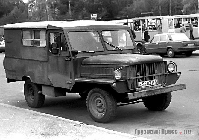 Грузопассажирский фургон по мотивам Dodge серии WC, изготовленный в Ленинграде