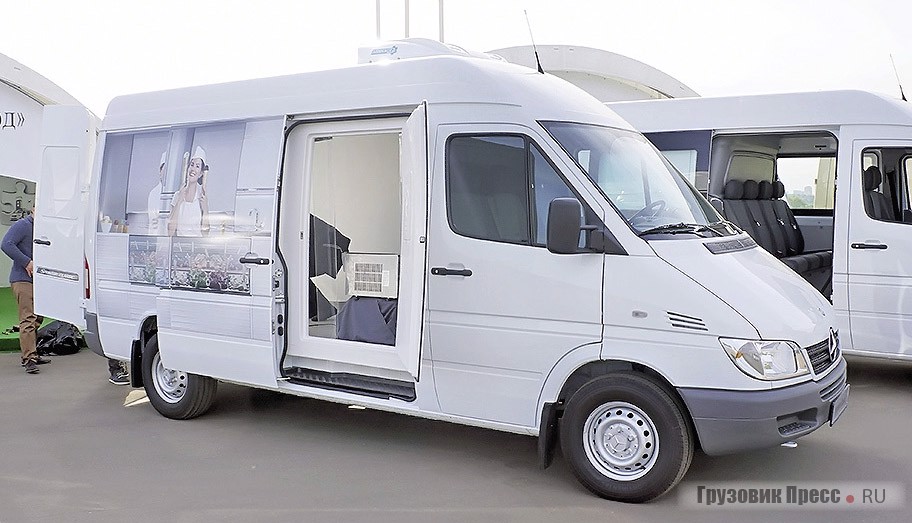 Полноценный рефрижератор на базе MB Sprinter Classic 311 CDI (A2) от «Автомеханического завода». Расчётный коэффициент теплопередачи стенок менее 0,5 (Вт/м<sup>2</sup>∙C°). Кроме того, в кузове (A2) монтируются АСМП, грузопассажирские версии, комби – в общем, всё, что не нуждается в больших размерах, но требует грузоподъёмности