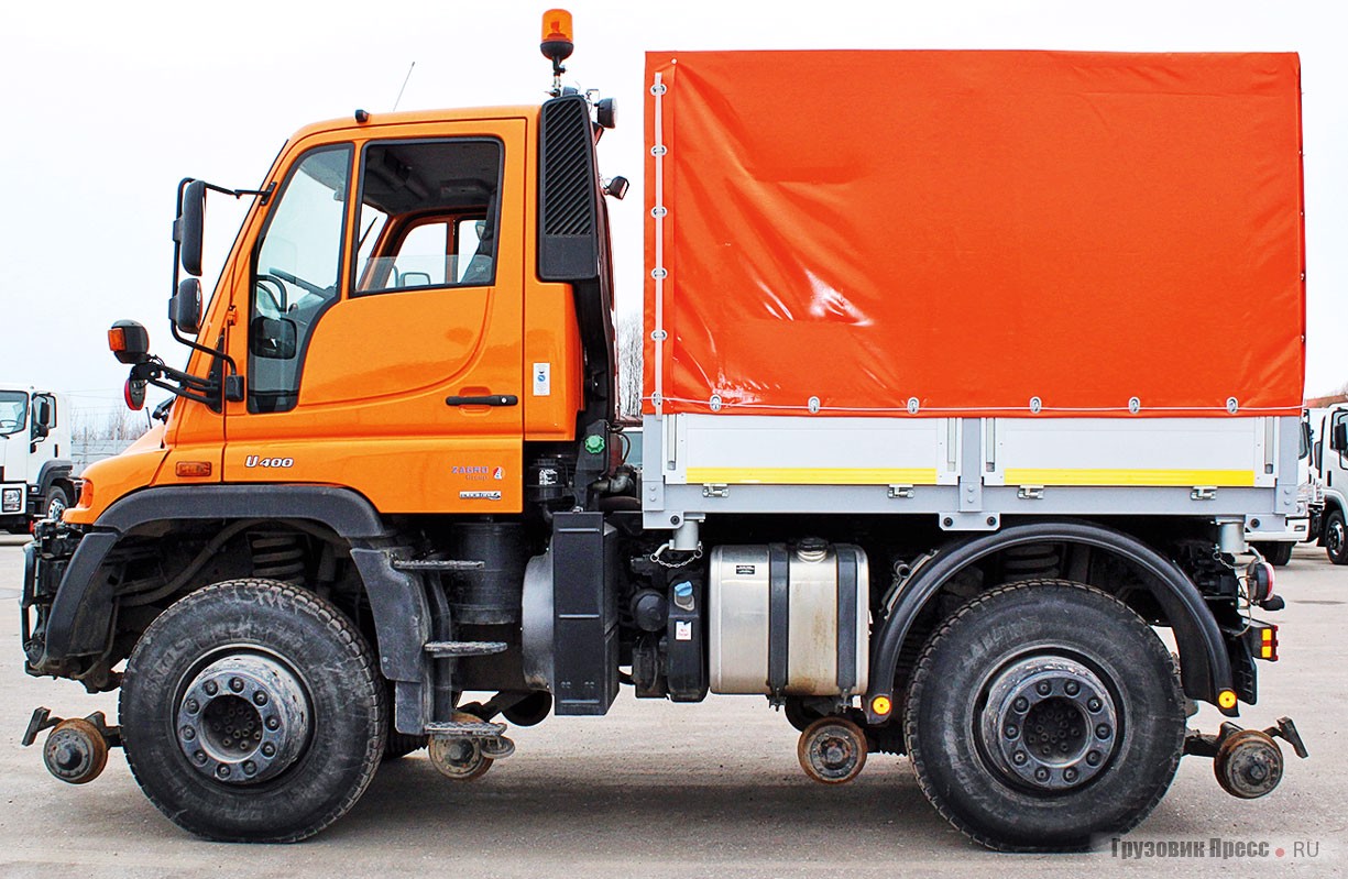 На данной машине от АМЗ только надстройка, а шасси Mercedes-Benz Unimog U400 «бэушное»