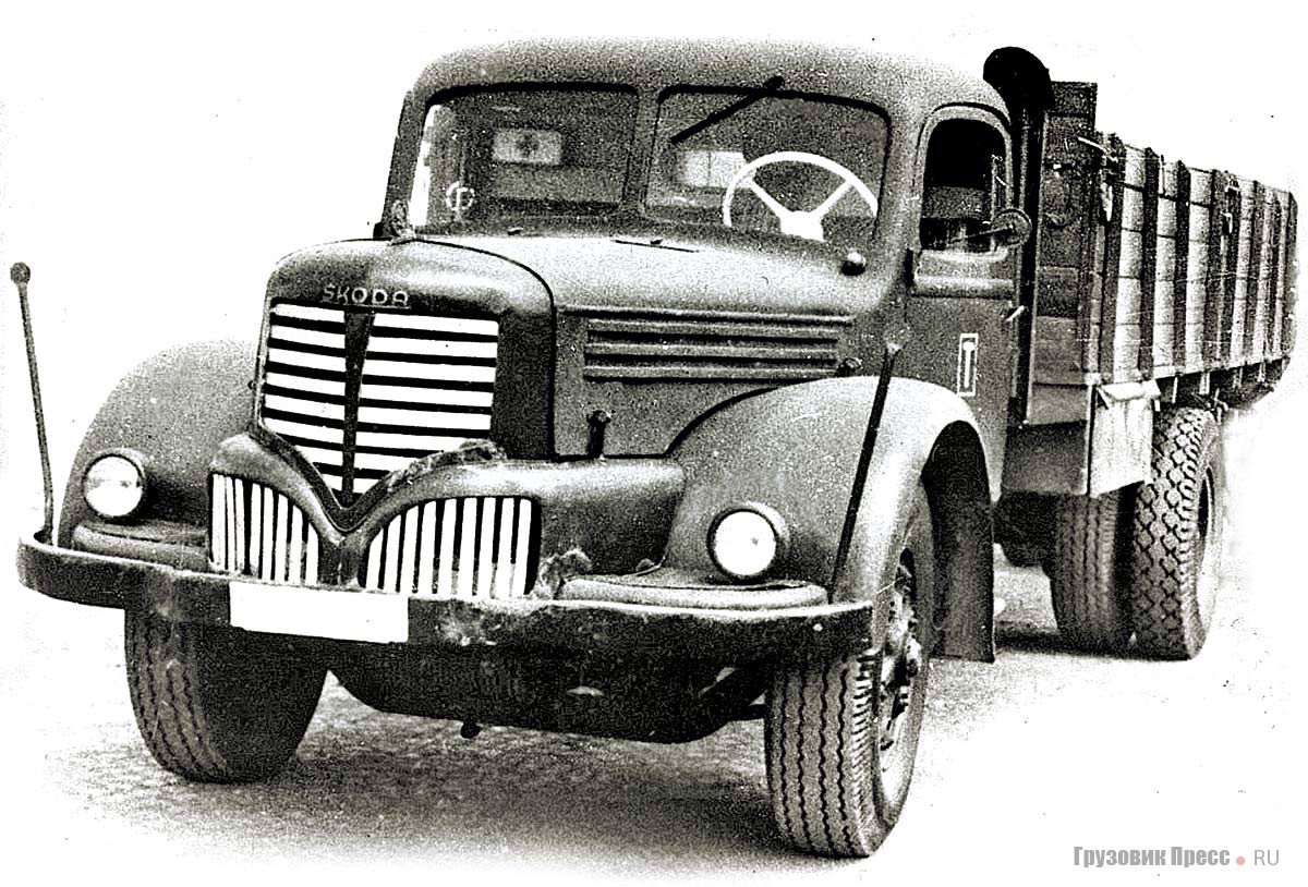 Сразу же после окончания Второй мировой войны в Чехословакии началось производство обновленного капотного грузового автомобиля Škoda-706R
