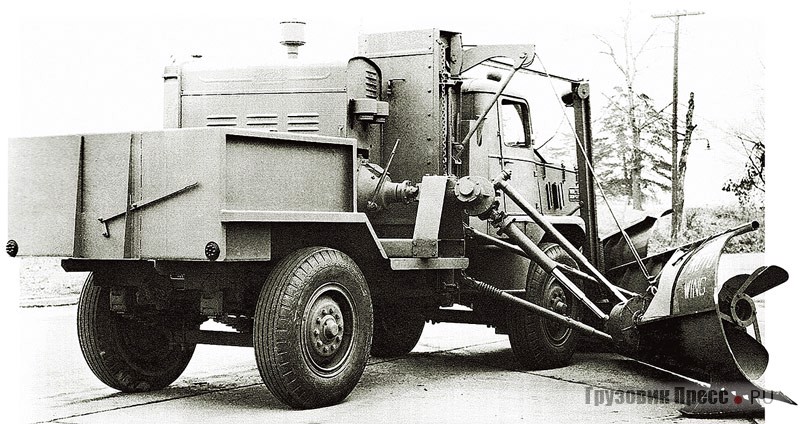 8-тонный полноприводный Walter FGBS со снегоуборочным оборудованием Roto Wing, 1942 г. Такие машины применялись на военных аэродромах США и Канады.
