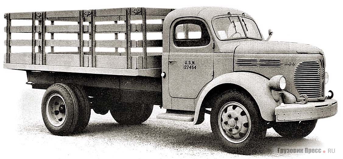 Полуторатонный Reo 19 с высокобортной платформой – типичный грузовик ВМС США. 1941 г.