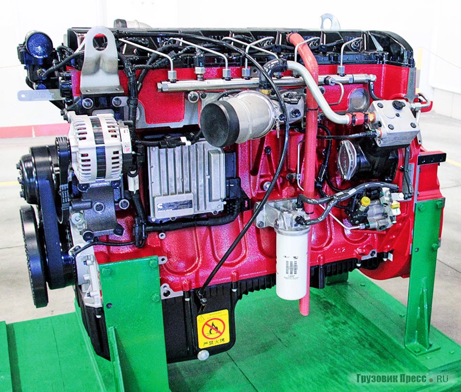 Серия двигателей Cummins ISG12 состоит из рядных 6-цилиндровых моторов рабочим объёмом 10,5 и 11,8 л, которые отличаются компактными размерами и небольшой массой, мощностной диапазон 350–500 л.с.