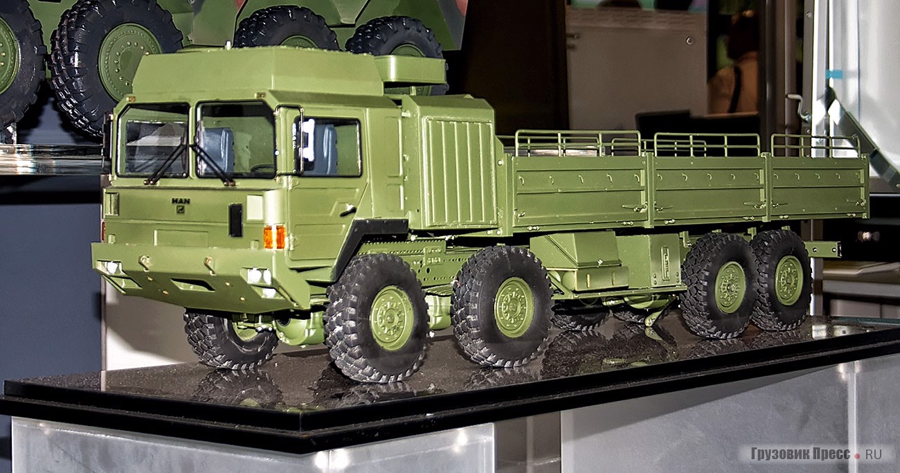 Масштабная модель автомобиля MAN HX77 была экспонатом Форума «ТВМ-2012». При Сердюкове поставки этих грузовиков в ВС РФ уже начались...