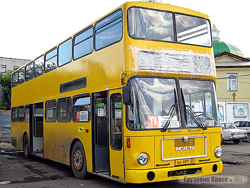 [b]MAN SD200[/b] (слева) и MAN SD202 (справа) в Барнауле (Алтайский край)