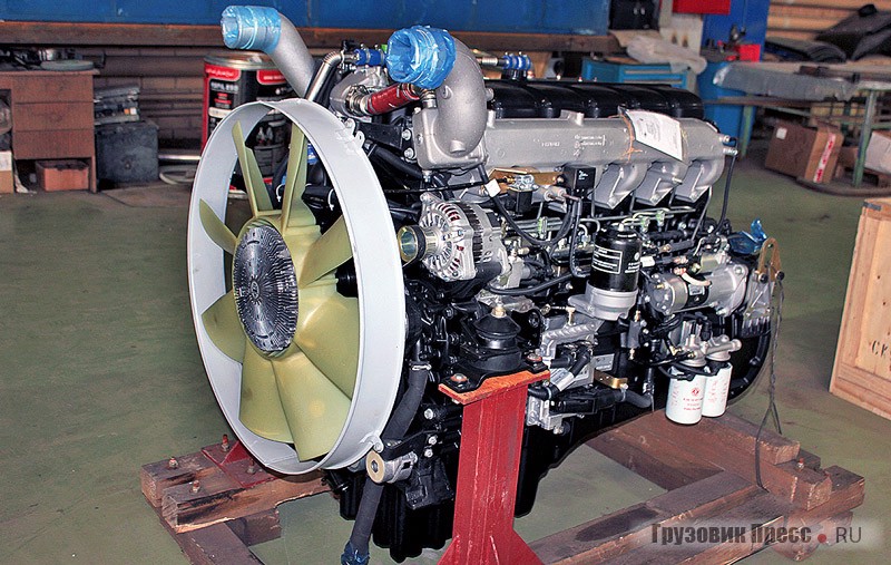 В 2014 году карьерный самосвал «Тонар-4525» получил двигатель российского производства