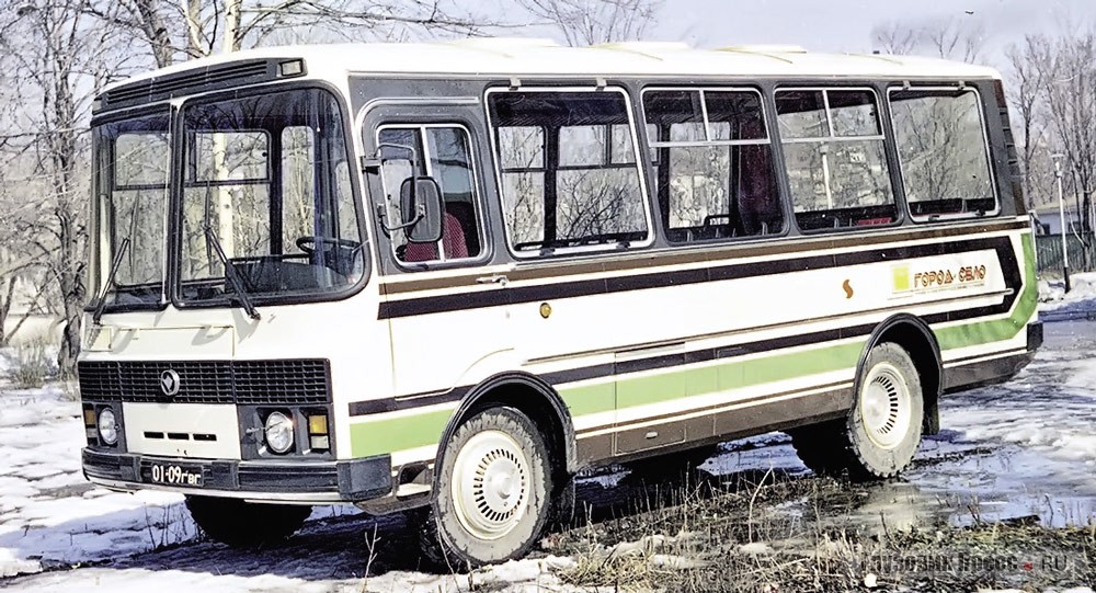 Пер­вый опыт­ный эк­зем­пляр ПАЗ-3205 1979 г. – внешне ав­то­бус опре­де­ля­ется без­оши­бочно