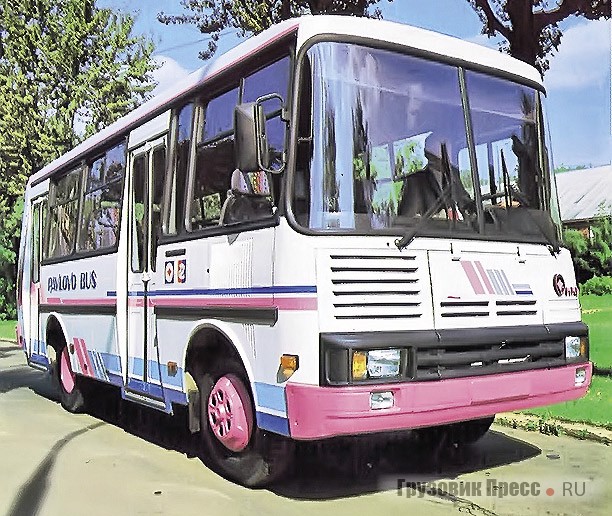 Ре­стай­линг мо­дели – опыт­ный ПАЗ-32051-50. Кроме осо­вре­ме­нен­ной внеш­но­сти ав­то­бус по­лу­чил и более ком­фор­та­бель­ный салон с но­выми си­де­ньями