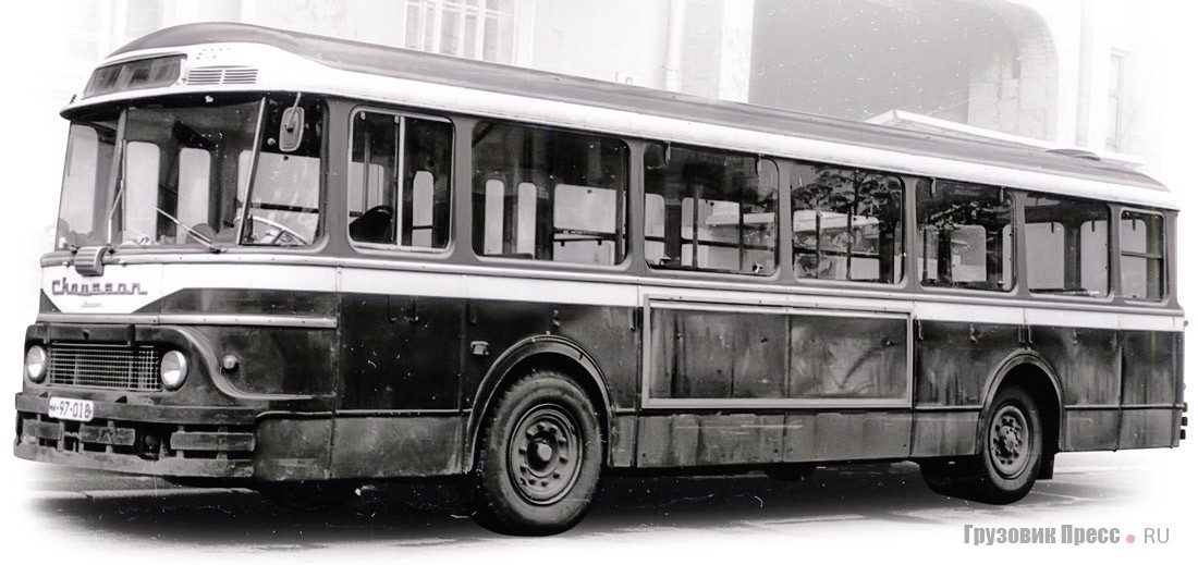 Пригородный автобус Chausson APH-522 выпуска 1966–1970 гг. на шасси Saviem SC3 возил в 1978 г. югославских рабочих на строительство нового здания ТАСС, готовящегося к Олимпиаде-80