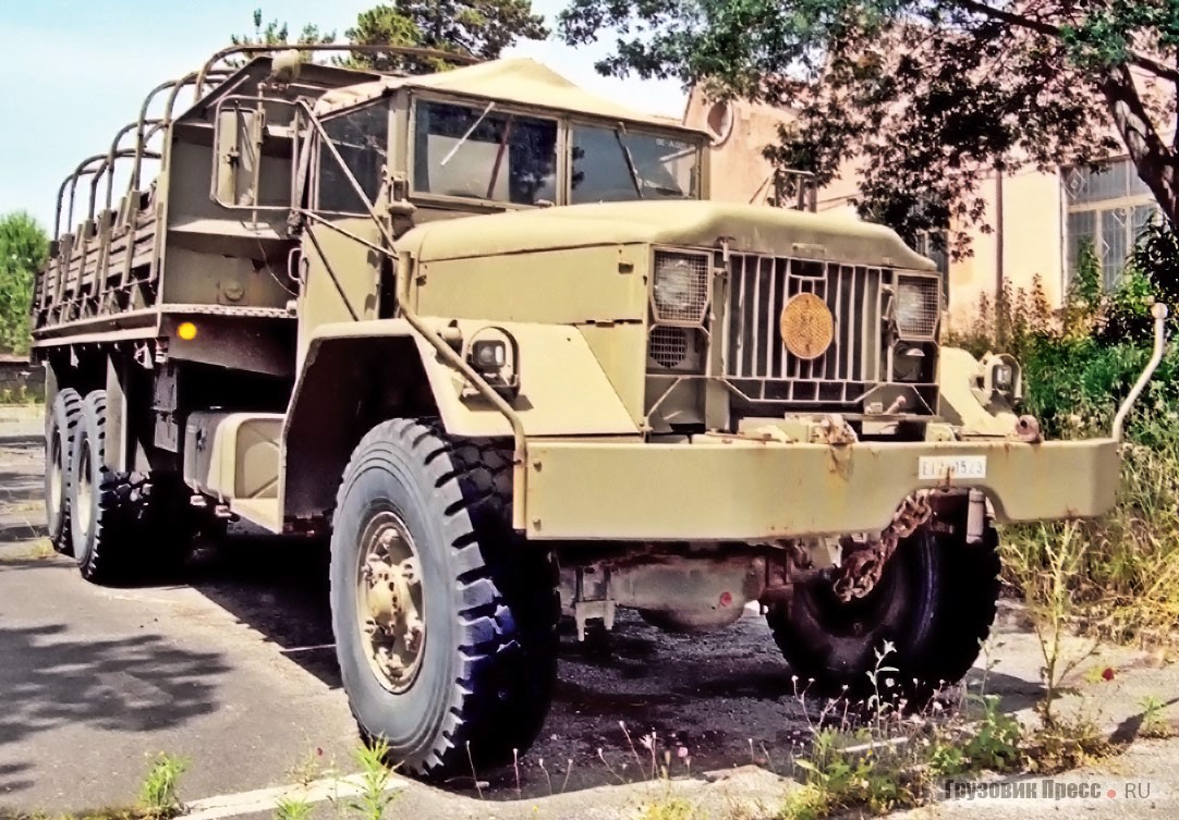 [b]Fiat/OM 6600, CP 56[/b] (Carro pesante, тяжёлый грузовик образца 1956 года). Выпускался по американской лицензии, но в отличие от прототипа (пятитонки М55 из семейства G-744) оснащался карбюраторным двигателем Fiat-203 (10,7 л, 6 цил., 200 л.с.). На снабжении L’Esercito Italiano состояло 430 штук