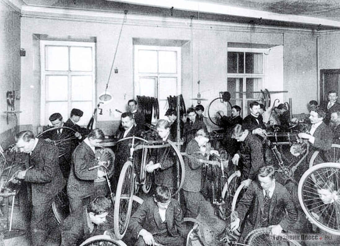 Сборка велосипедов «Победа», 1903 г.