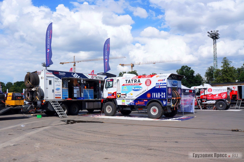 Бивак команды  TATRA BUGGYRA RACING