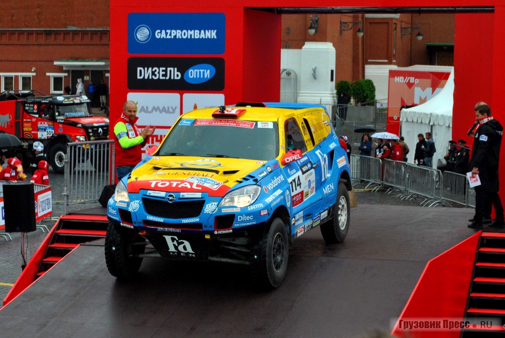 OPEL Mokka команды OPEL DAKAR TEAM