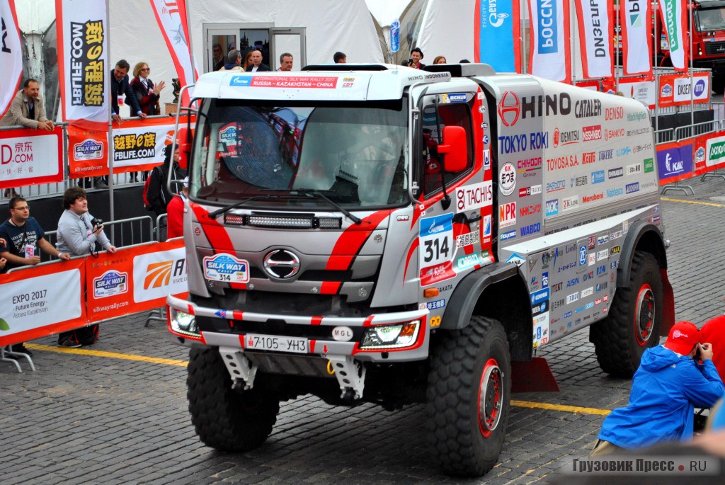 Hino 500 Series команды HINO TEAM SUGAWARA