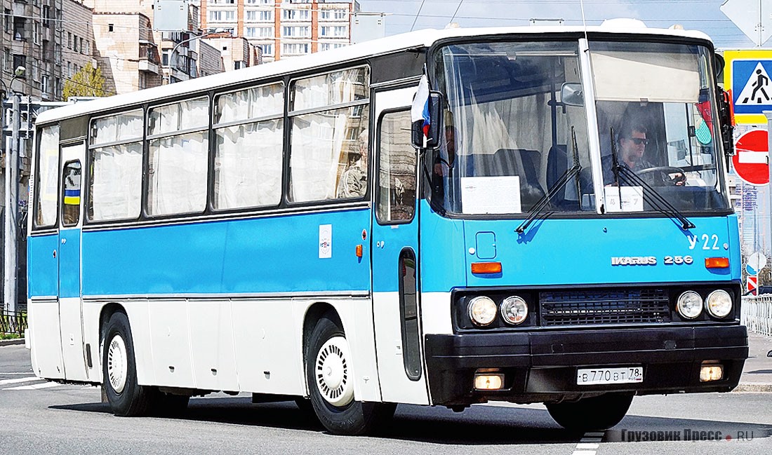 [b]Ikarus 256.74[/b] учебного комбината «Пассажиравтотранса»