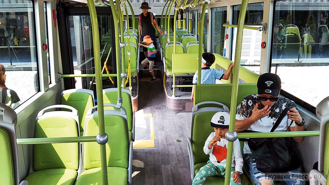 Салон автобуса в типичном азиатском стиле – для нас нужна иная конфигурация