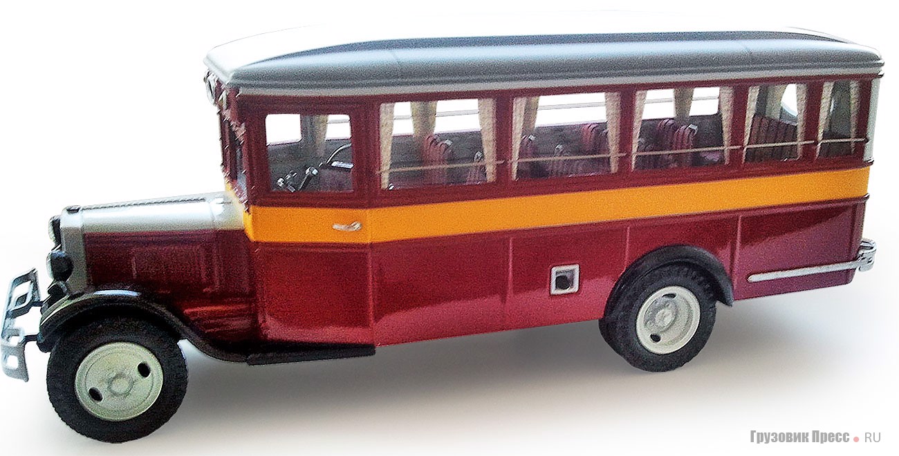 Автобус ЗИС-8 в люксовом исполнении. Модель была выпущена лимитированным тиражом и в настоящее время не производится