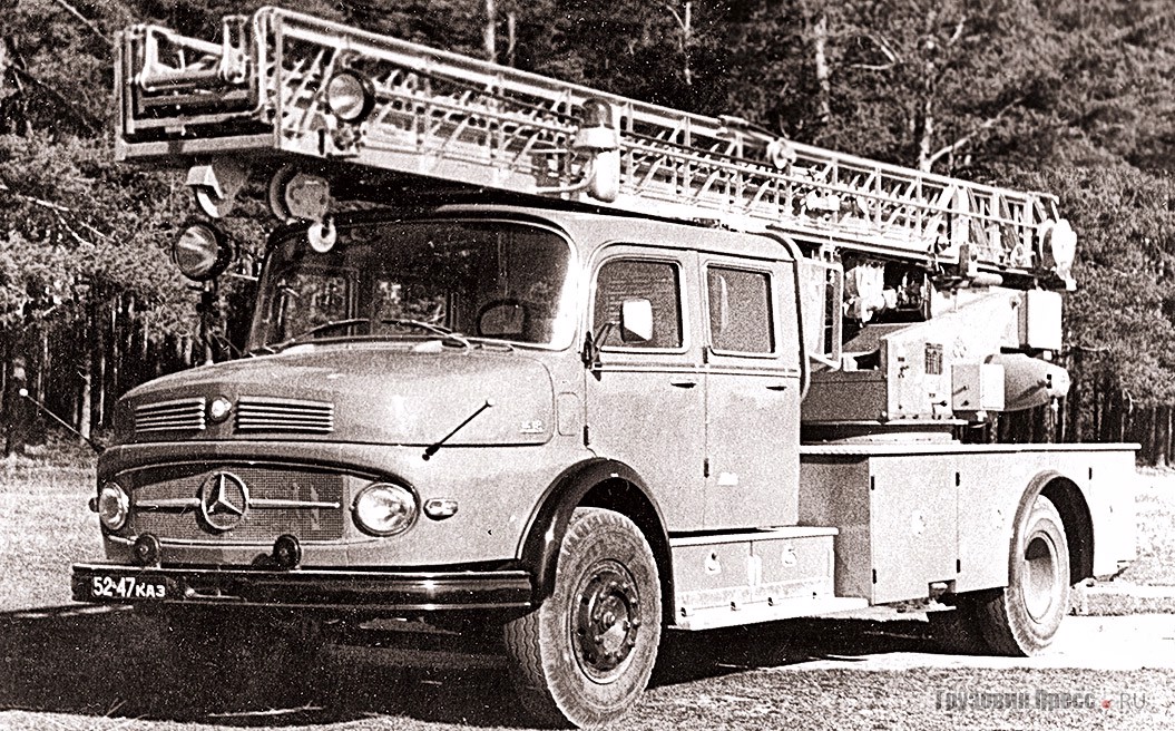 Пожарная автолестница Metz DL 30 на шасси «коротконосого» Mercedes-Benz L 1418 в сентябре 1968 года поступила для испытаний на Торжокский машиностроительный завод