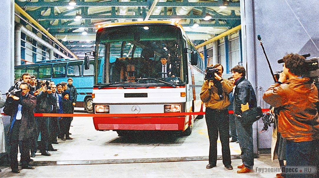 Торжественная выкатка первого Mercedes-Benz O 303 «Витязь» Голицынского автобусного завода