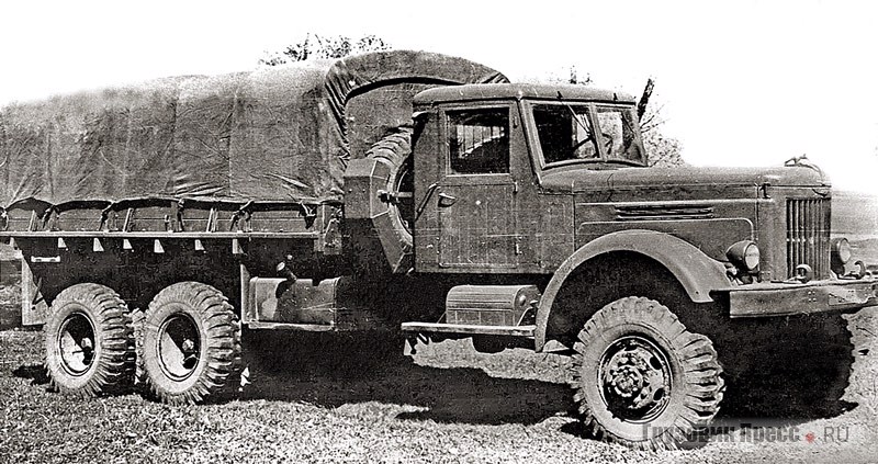 Самый ранний опытный образец ЯАЗ-214 (6х6) имел стандартные колеса типа «ЯАЗ» под 10 шпилек и шины 12,00-20 дюймов. 1951 г.