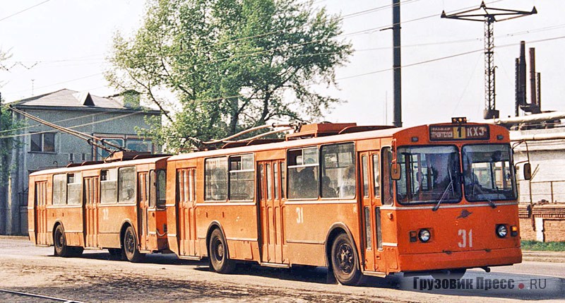 Сдвоенные ЗИУ-682 работали в 19 городах бывшего СССР, в том числе в Кемерово