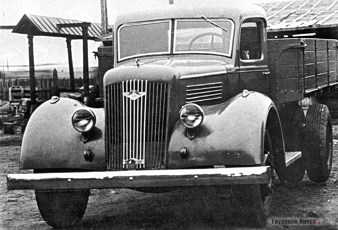 Опытный образец 5-тонного грузовика ЯГ-7 (заводское фото). 1939 г.