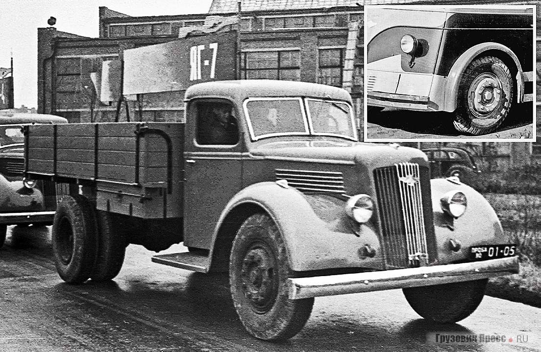 На парадном выезде 18 ноября 1939 г. вместе с ЯГ-7 (в центре) участвовал и ЯС-4 (идет следом), фото В. Довгялло из архива А.А. Мятиева. Справа вверху – колесные диски типа ЯГ-7 в 1940–41 гг.