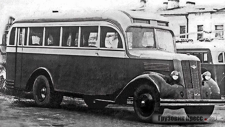 Заводской автобус на шасси Я-6 с капотом от ЯГ-7 и обтекаемым кузовом (иногда ошибочно называемый ЯГ-7А). Ярославль, 1939 г.