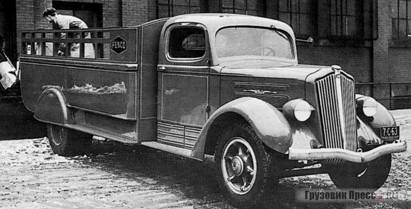По разным версиям некоторое влияние на внешность Я-7 могли оказать американские Chevrolet 1937 г. (слева) и White 704 1936 г. (справа), однако на статус прототипа никто из них не тянет