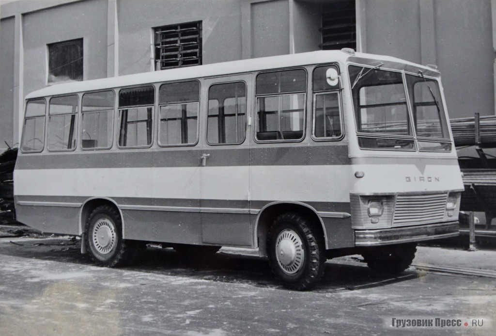 Автобус Хирон на шасси автобуса ПАЗ-672, выпуск которого планируется с 1972 г. Вариант, автобус общего пользования