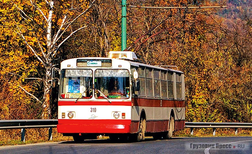 ЗИУ-682В-10 в заводской окраске хорошо сохранились благодаря мягкому климату Болгарии. Многие троллейбусные линии в городах Болгарии проложены по экологически чистым районам, вблизи заповедников и парков отдыха