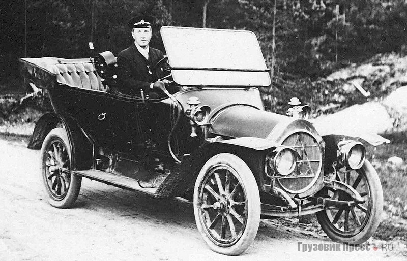 Таксомотор германского производства фирмы NAG в Гельсингфорсе. 1912 г.