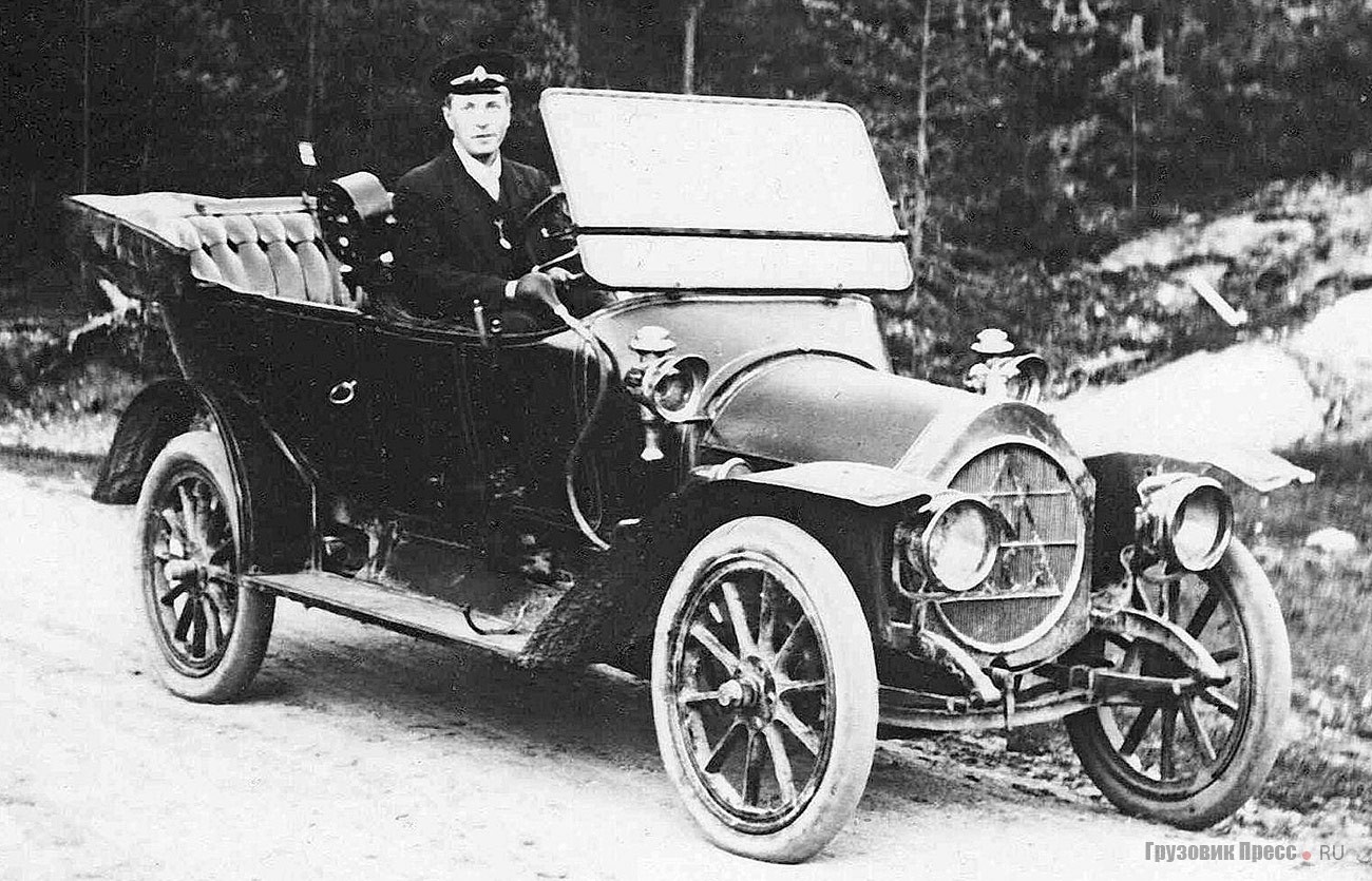 Таксомотор германского производства фирмы NAG в Гельсингфорсе. 1912 г.