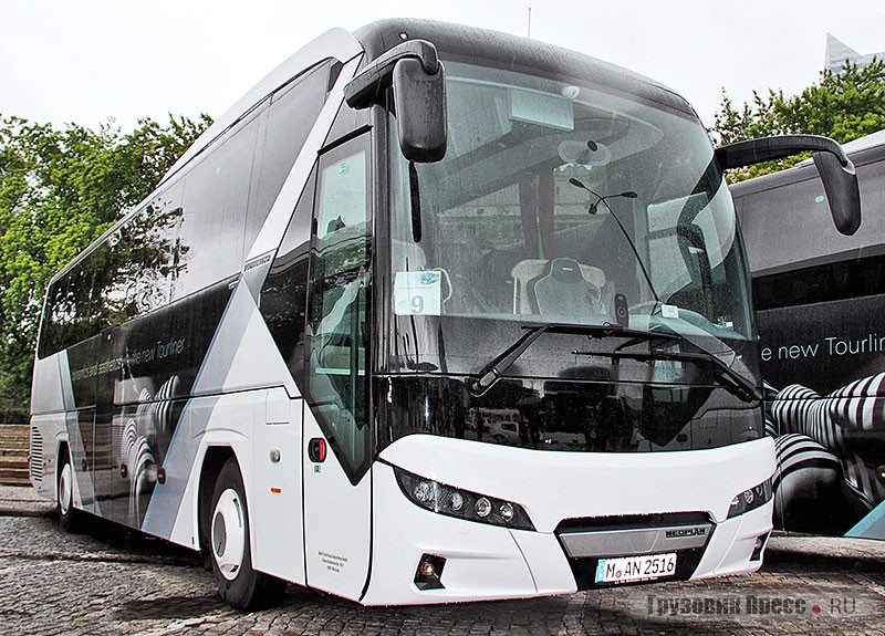 Тест-драйв Neoplan Tourliner N2216 SHD