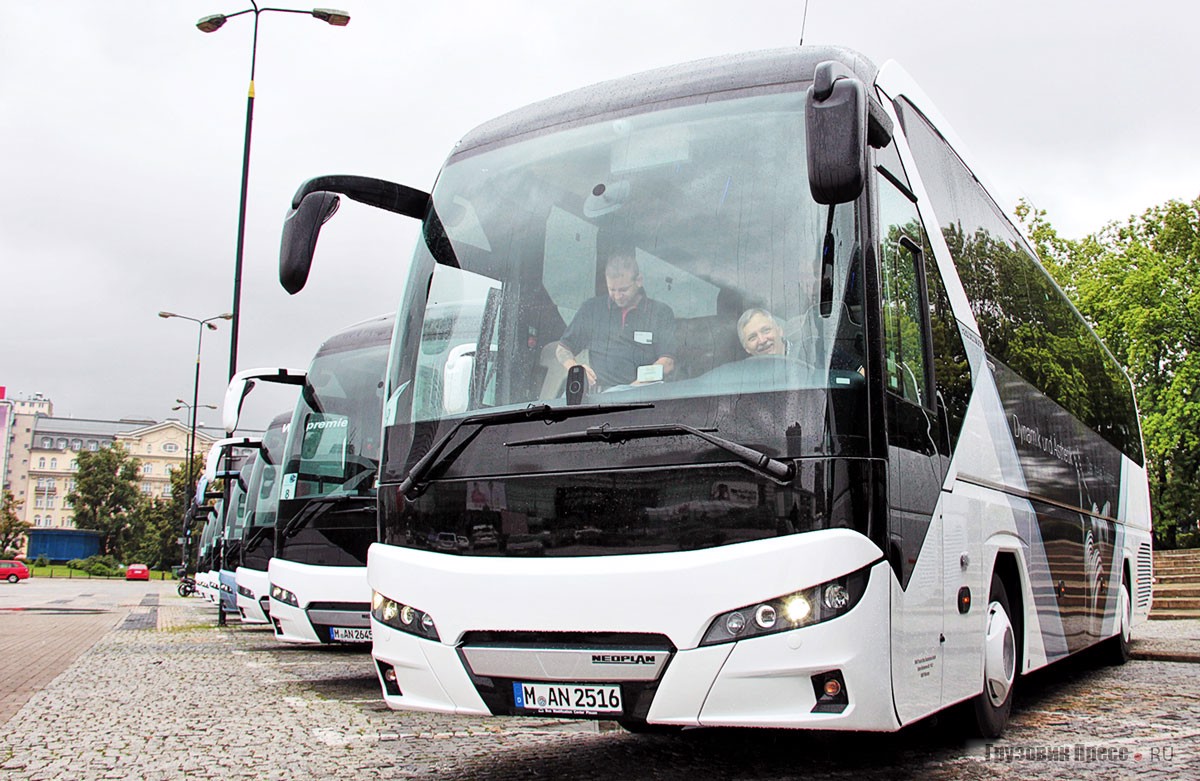 Тест-драйв Neoplan Tourliner N2216 SHD